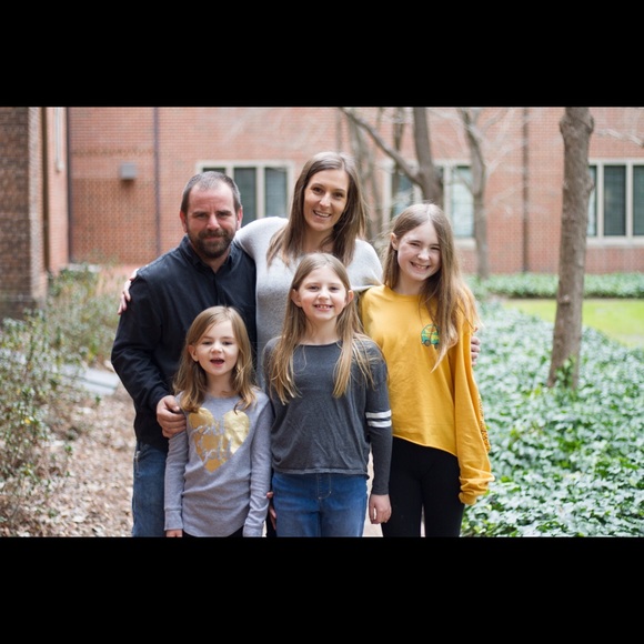 Meet your Posher, Ashley - Picture 2 of 2